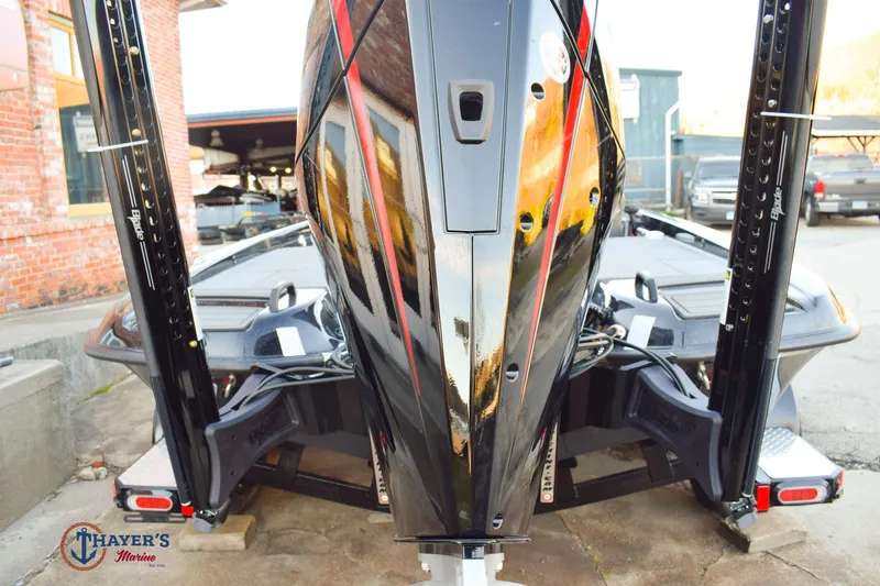 Slide: The Image of Phoenix Bass Boats 21 XE 2026 - 8