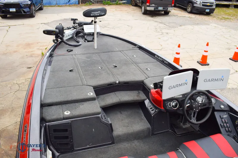 Slide: The Image of Skeeter ZX250 2019 - 12