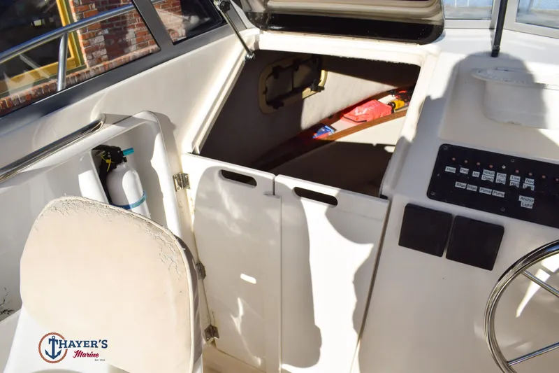 Slide: The Image of Robalo 2140 1995 - 21