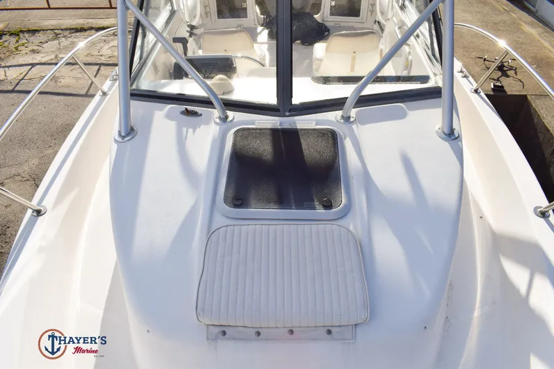 Slide: The Image of Robalo 2140 1995 - 23