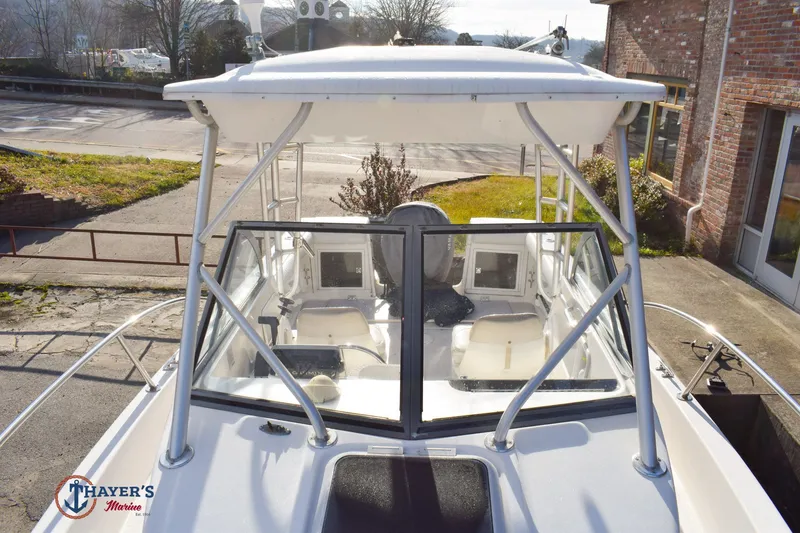 Slide: The Image of Robalo 2140 1995 - 24