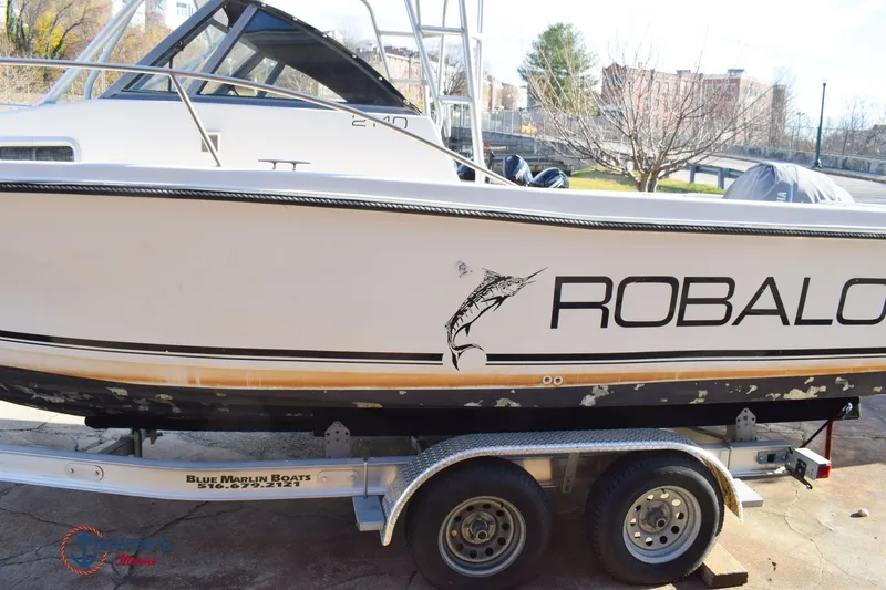 Slide: The Image of Robalo 2140 1995 - 26