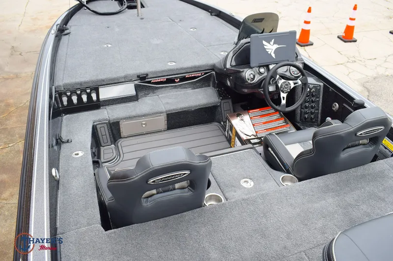 Slide: The Image of Phoenix Bass Boats 921 Elite X 2026 - 11