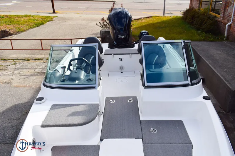 Slide: The Image of Yar-Craft 219 TFX 2017 - 16