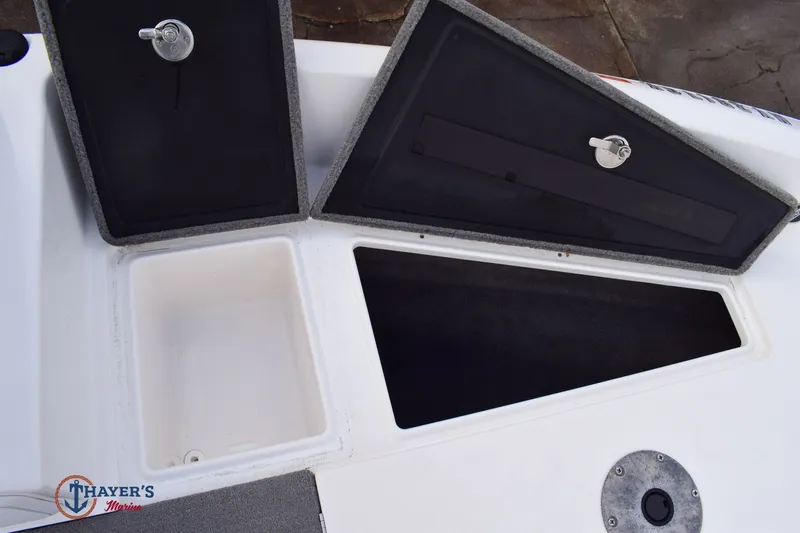 Slide: The Image of Yar-Craft 219 TFX 2017 - 18