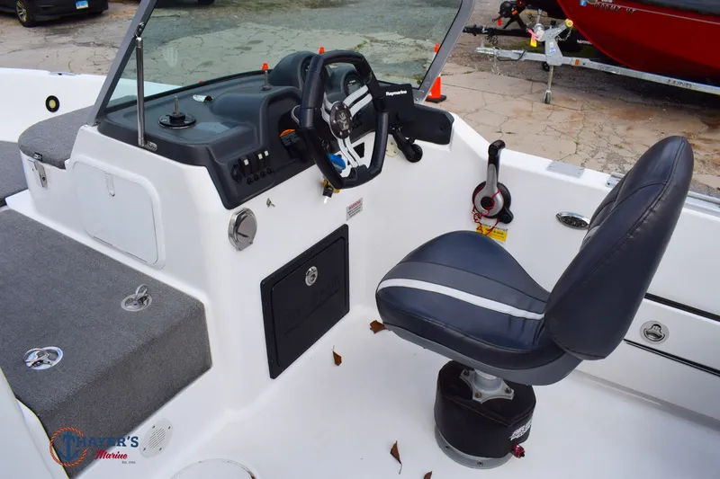 Slide: The Image of Yar-Craft 219 TFX 2017 - 24