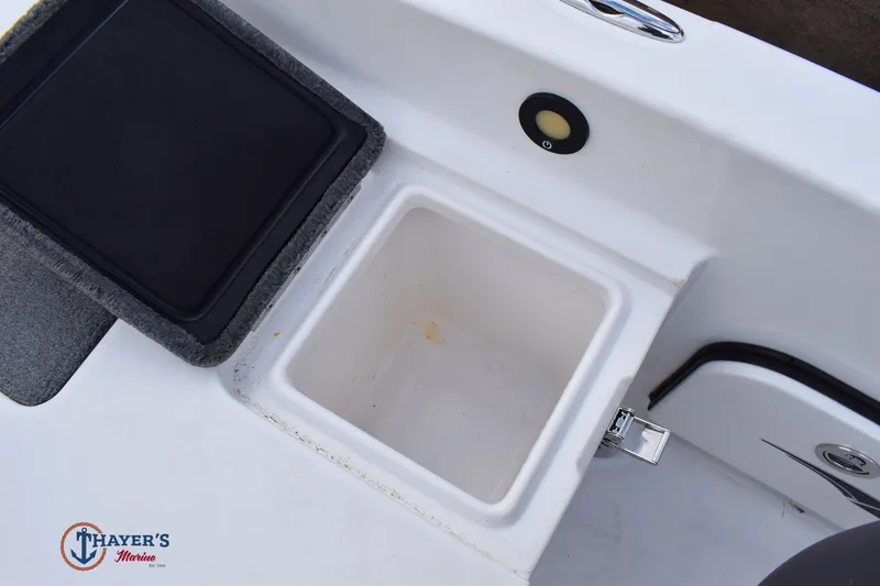 Slide: The Image of Yar-Craft 219 TFX 2017 - 28