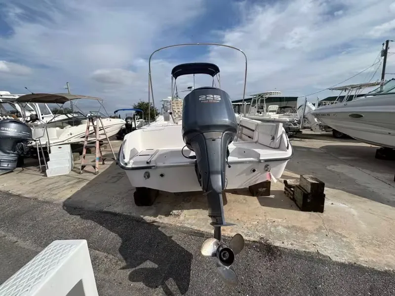 Slide: The Image of Grady-White Voyager 248 2002 - 4