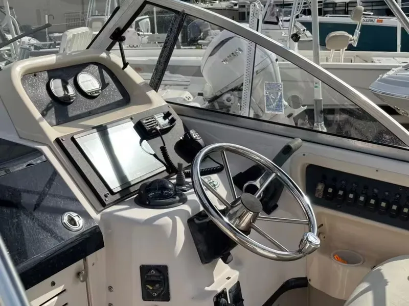 Slide: The Image of Grady-White Voyager 248 2002 - 9