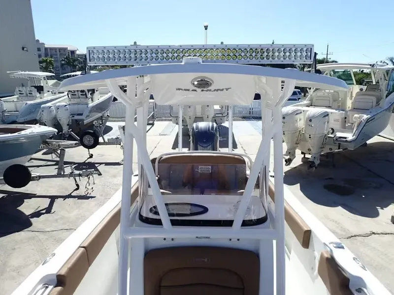 Slide: The Image of Sea Hunt Ultra 234 2022 - 15