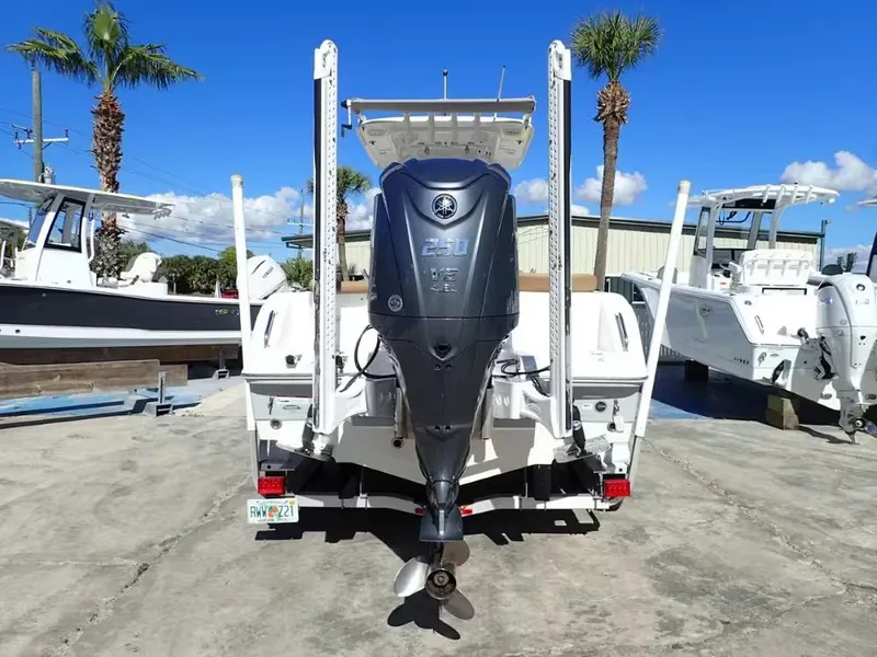 Slide: The Image of Sea Hunt Ultra 234 2022 - 4