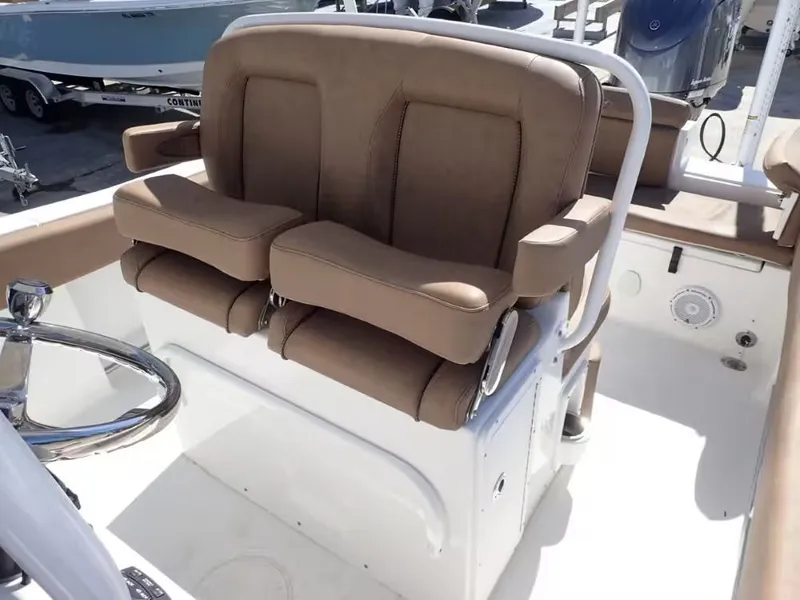 Slide: The Image of Sea Hunt Ultra 234 2022 - 8