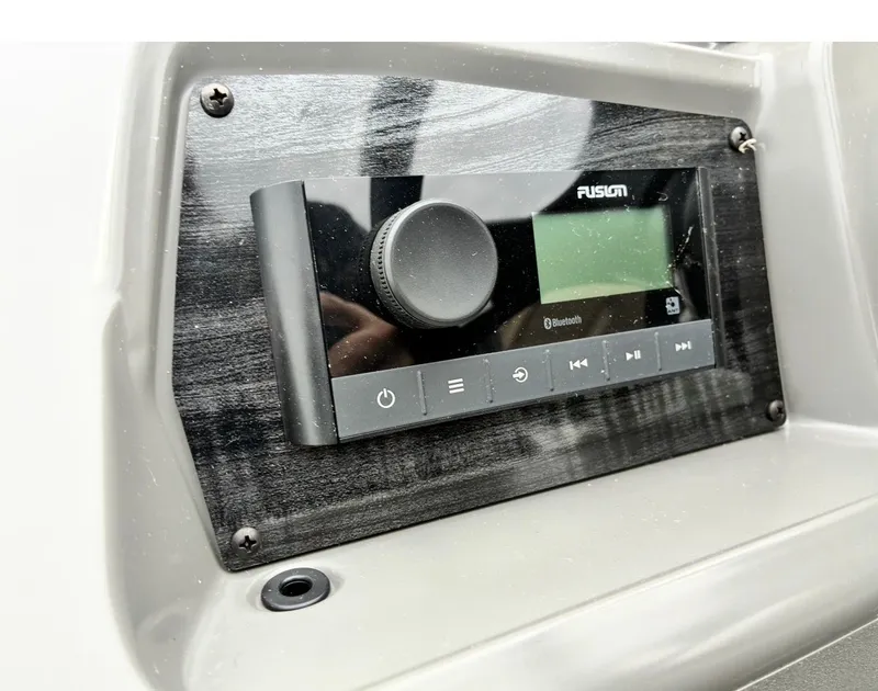 Slide: The Image of Avalon Venture 85 Rear Fish - 21' 2026 - 11