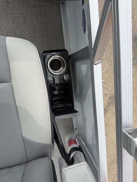 Slide: The Image of Avalon Venture 85 Rear Fish - 21' 2026 - 15