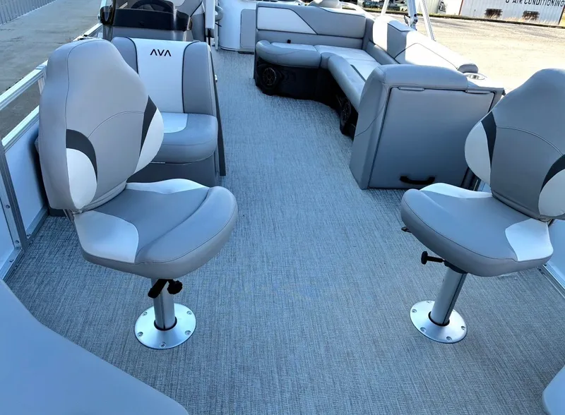 Slide: The Image of Avalon Venture 85 Quad Fish - 21' 2026 - 12