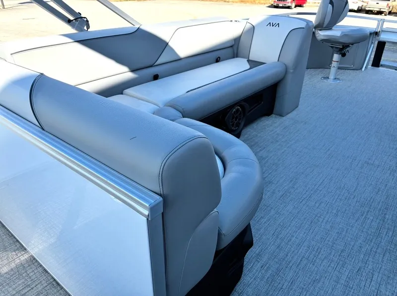 Slide: The Image of Avalon Venture 85 Quad Fish - 21' 2026 - 21