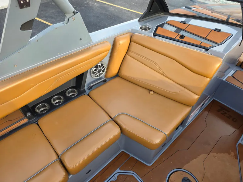 Slide: The Image of Axis Wake Research T220 2022 - 13