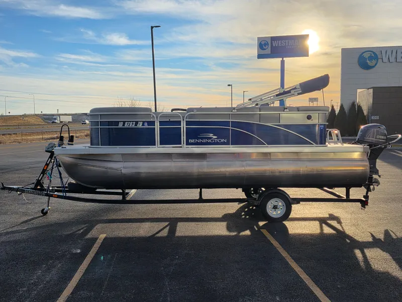 Slide: The Image of Bennington 20 SV 2021 - 6