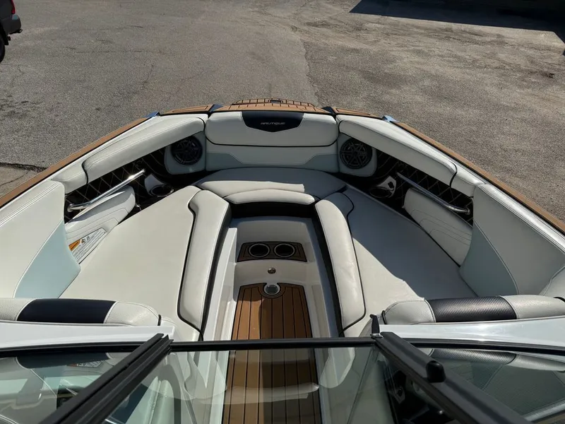 Slide: The Image of Nautique Super Air Nautique GS24 2019 - 6