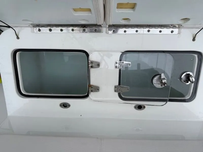 Slide: The Image of Sea Hunt Gamefish 27 Coffin Box 2021 - 10