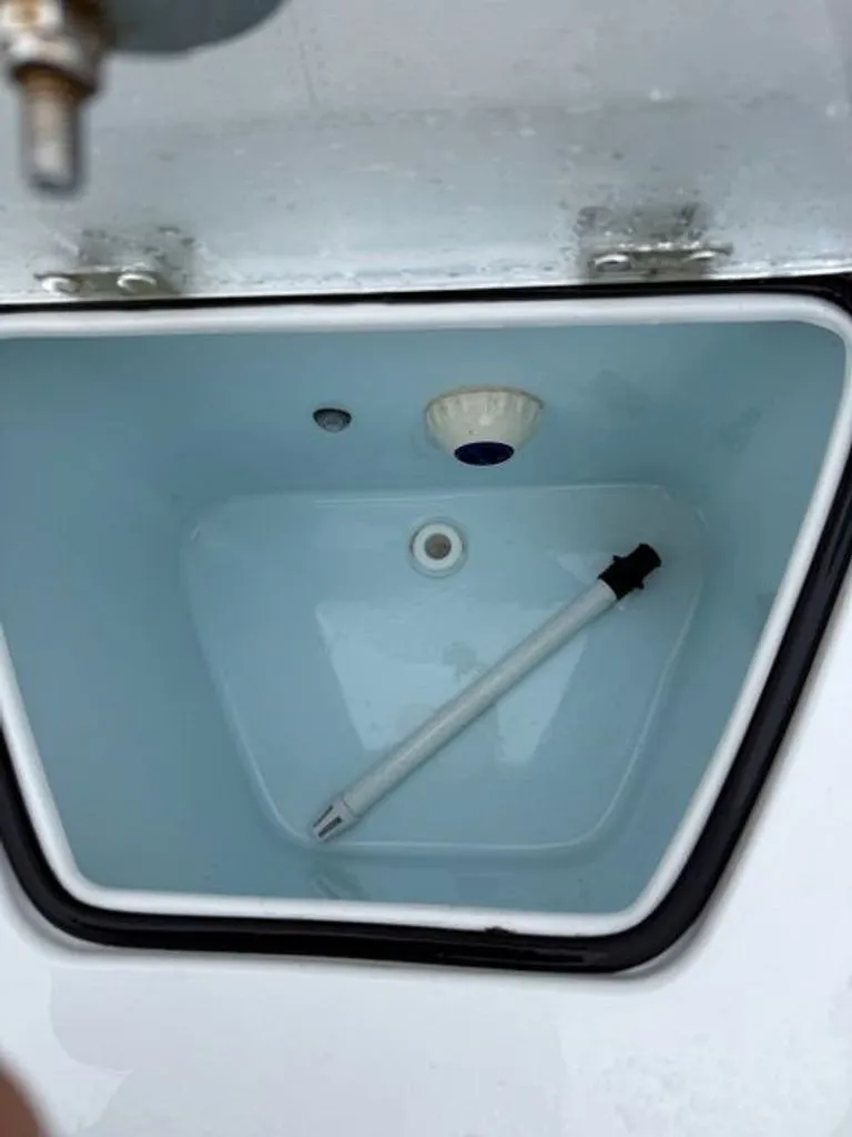 Slide: The Image of Sea Hunt Gamefish 27 Coffin Box 2021 - 15