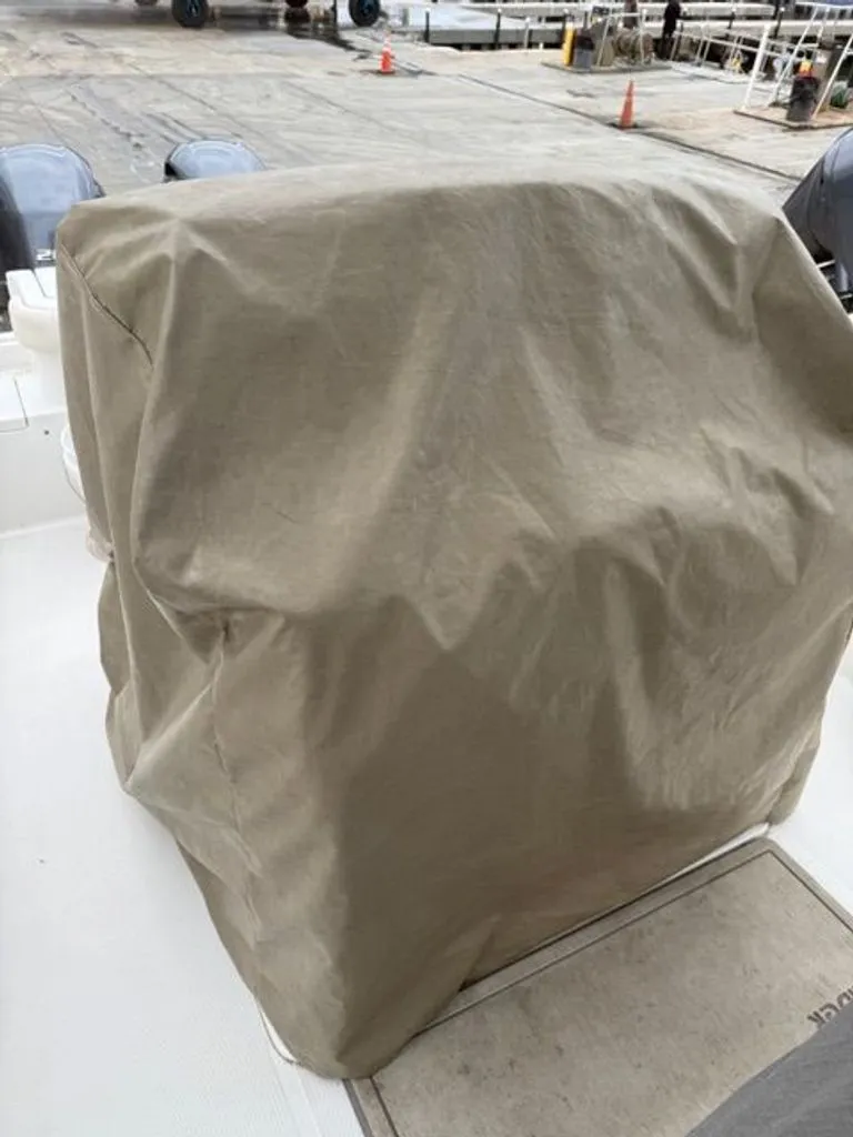 Slide: The Image of Sea Hunt Gamefish 27 Coffin Box 2021 - 27