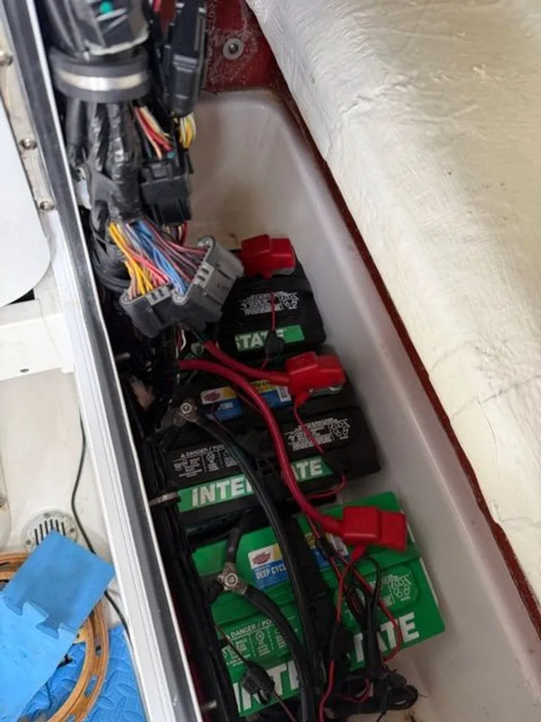 Slide: The Image of Sea Hunt Gamefish 27 Coffin Box 2021 - 32