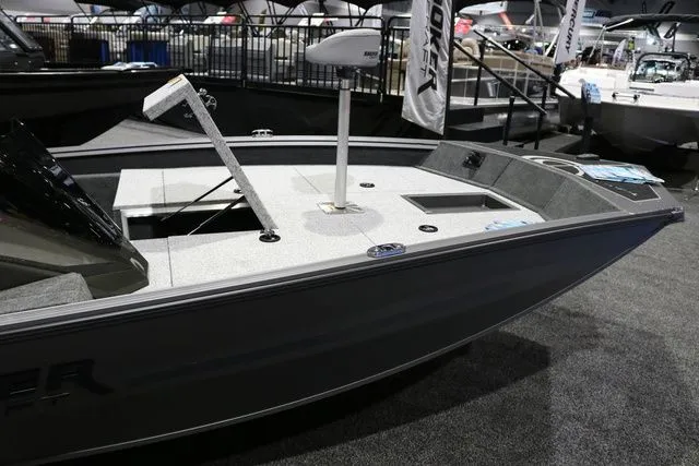 Slide: The Image of Smoker Craft Viper 175 Pro 2026 - 9