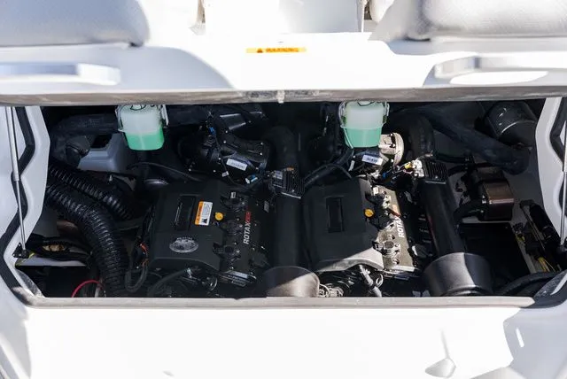 Slide: The Image of Scarab 235 SE 2025 - 11