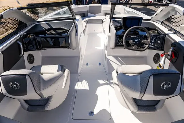 Slide: The Image of Scarab 235 SE 2025 - 17