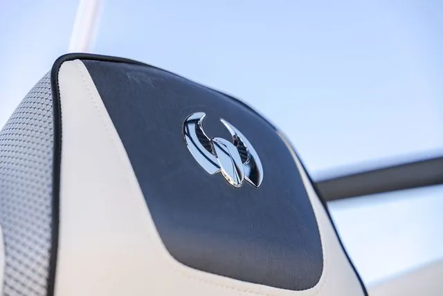 Slide: The Image of Scarab 235 SE 2025 - 18