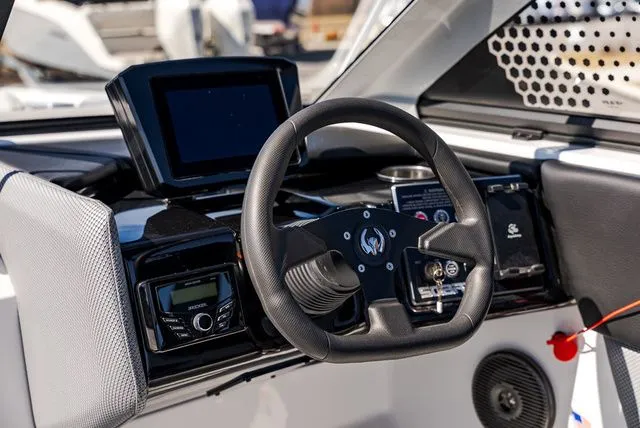 Slide: The Image of Scarab 235 SE 2025 - 21