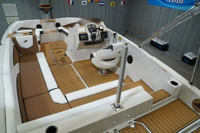 Slide: The Image of Starcraft SVX 211 OB 2026 - 19