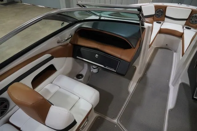 Slide: The Image of Four Winns H210 2017 - 12