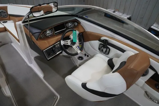 Slide: The Image of Four Winns H210 2017 - 13