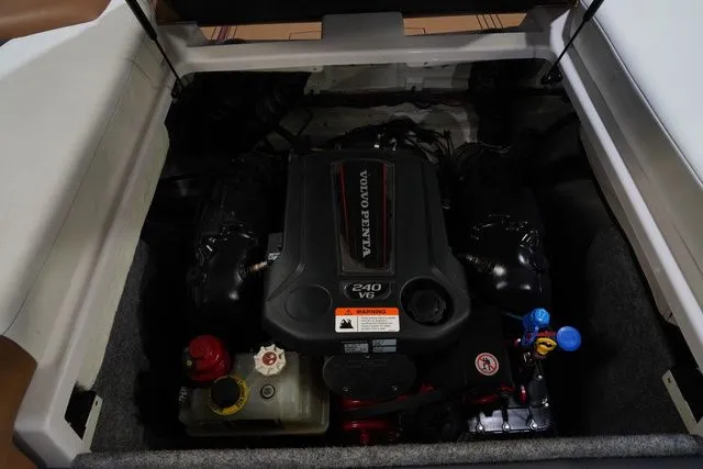 Slide: The Image of Four Winns H210 2017 - 18