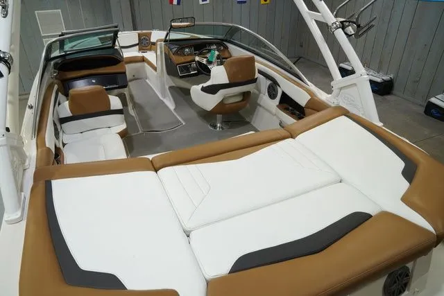 Slide: The Image of Four Winns H210 2017 - 22