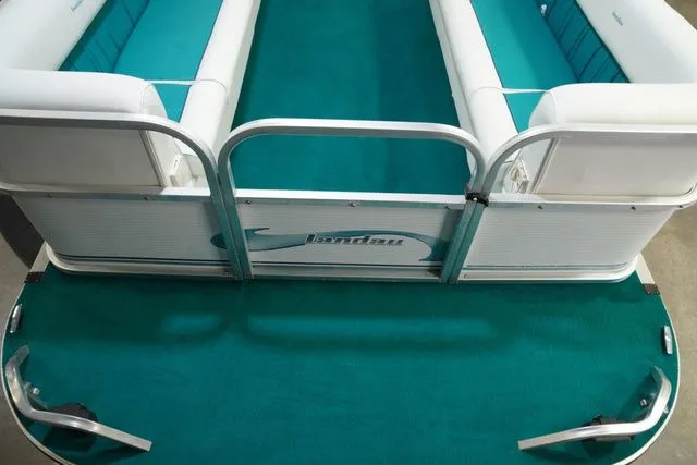 Slide: The Image of Landau RE 24 Castaway 1998 - 12