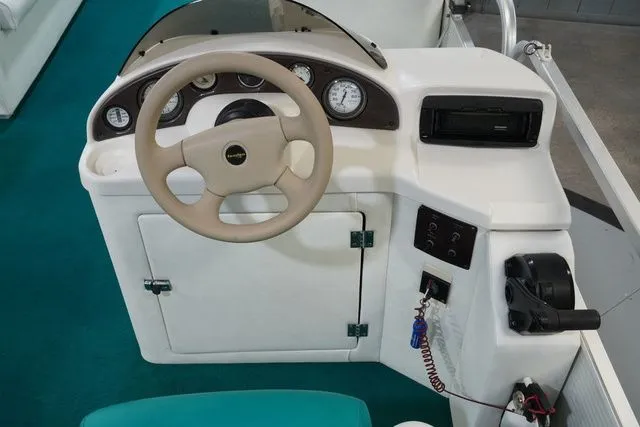 Slide: The Image of Landau RE 24 Castaway 1998 - 17