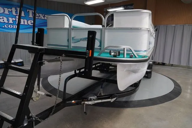 Slide: The Image of Landau RE 24 Castaway 1998 - 3