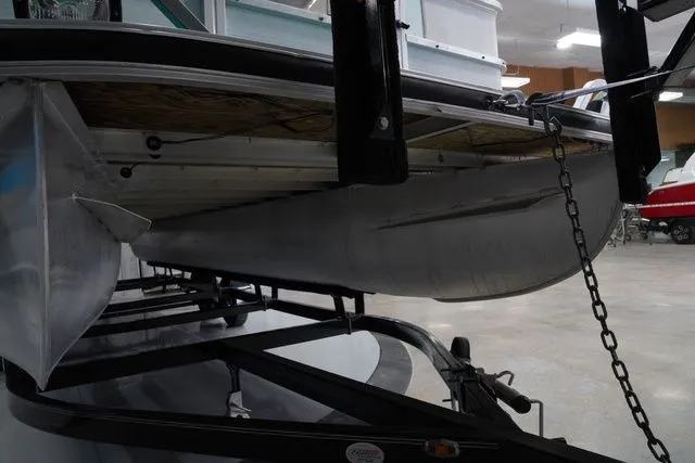 Slide: The Image of Landau RE 24 Castaway 1998 - 4