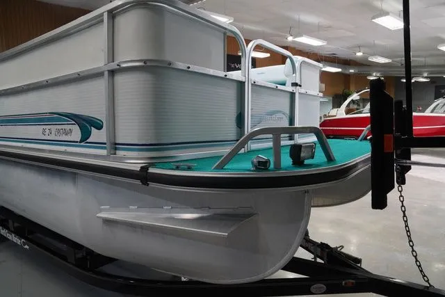 Slide: The Image of Landau RE 24 Castaway 1998 - 5