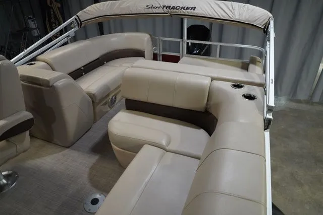 Slide: The Image of Sun Tracker Party Barge 22 XP3 2019 - 14