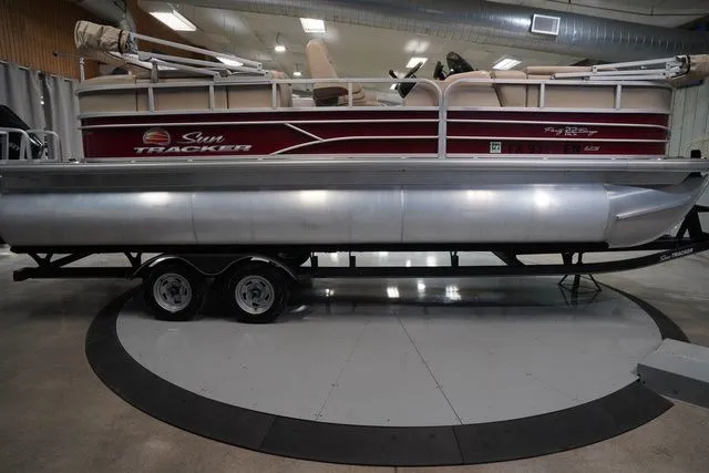 Slide: The Image of Sun Tracker Party Barge 22 XP3 2019 - 5