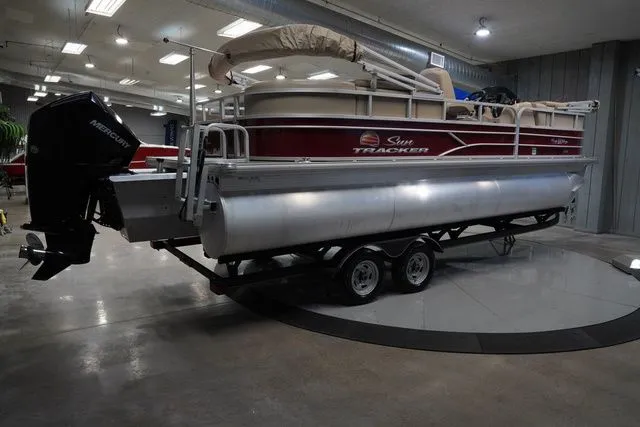 Slide: The Image of Sun Tracker Party Barge 22 XP3 2019 - 6