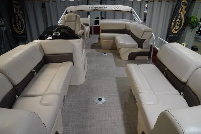 Slide: The Image of Sun Tracker Party Barge 22 XP3 2019 - 8