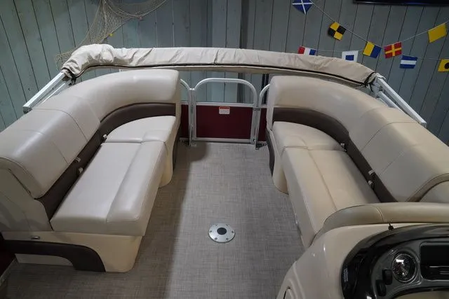 Slide: The Image of Sun Tracker Party Barge 22 XP3 2019 - 9