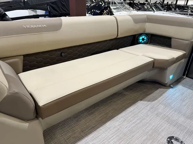 Slide: The Image of Veranda Relax VR265RC W/Yamaha 250 "SHO" No Trailer 2026 - 12