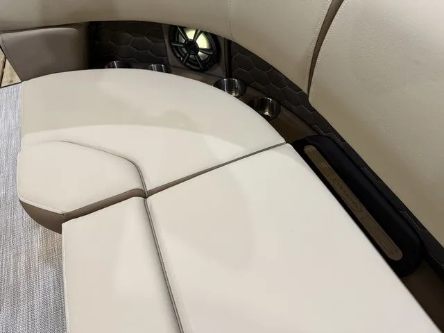 Slide: The Image of Veranda Relax VR265RC W/Yamaha 250 "SHO" No Trailer 2026 - 16