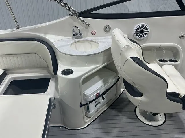 Slide: The Image of Stingray 250 LR 2020 - 16